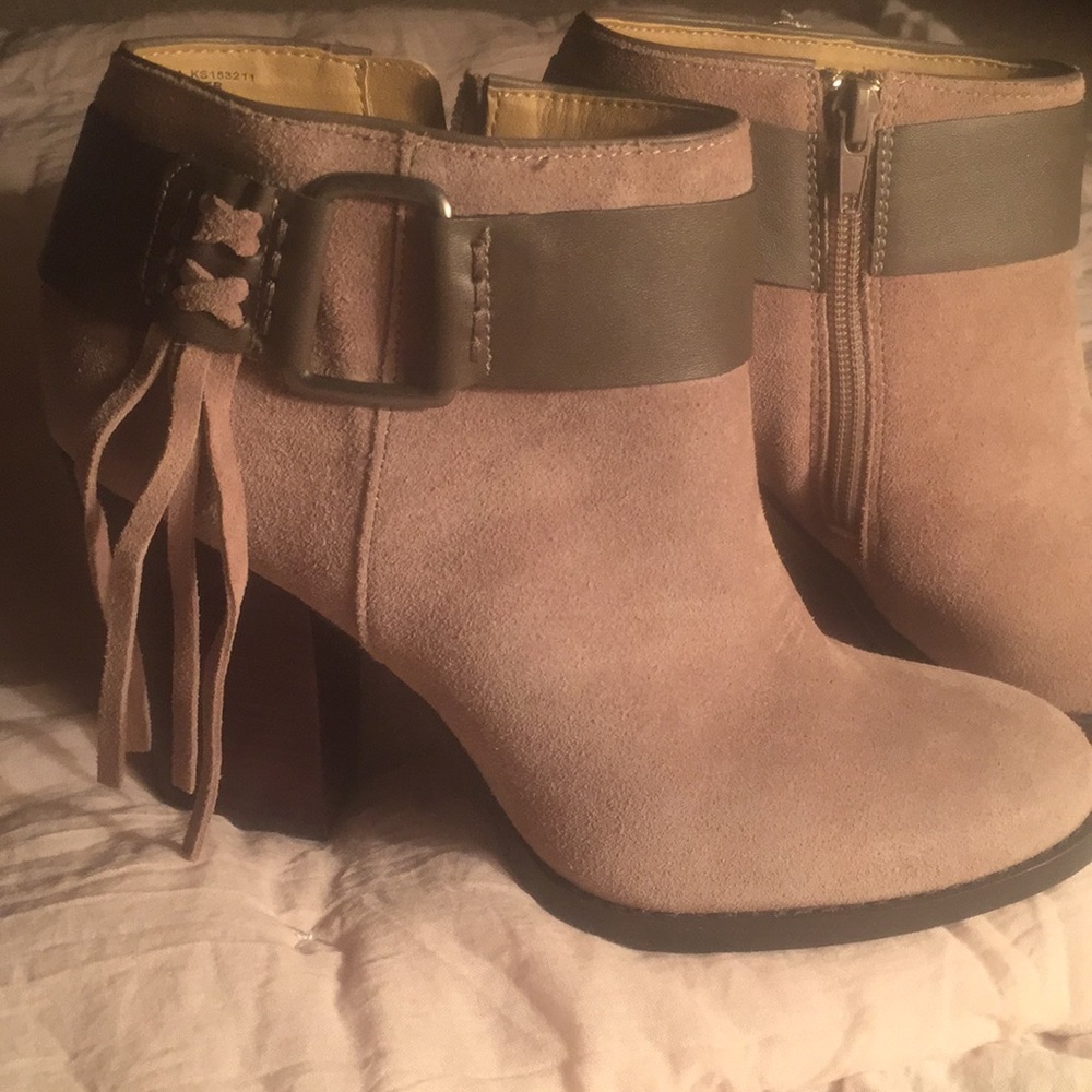 ANKLE BOOT